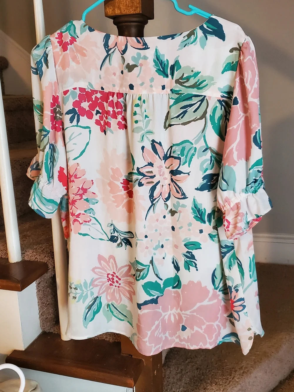 LOFT Cream Floral Long Sleeve V-Neck Blouse in Pink & Green Large